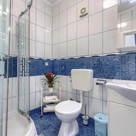 Canaria By Interhome * Pola